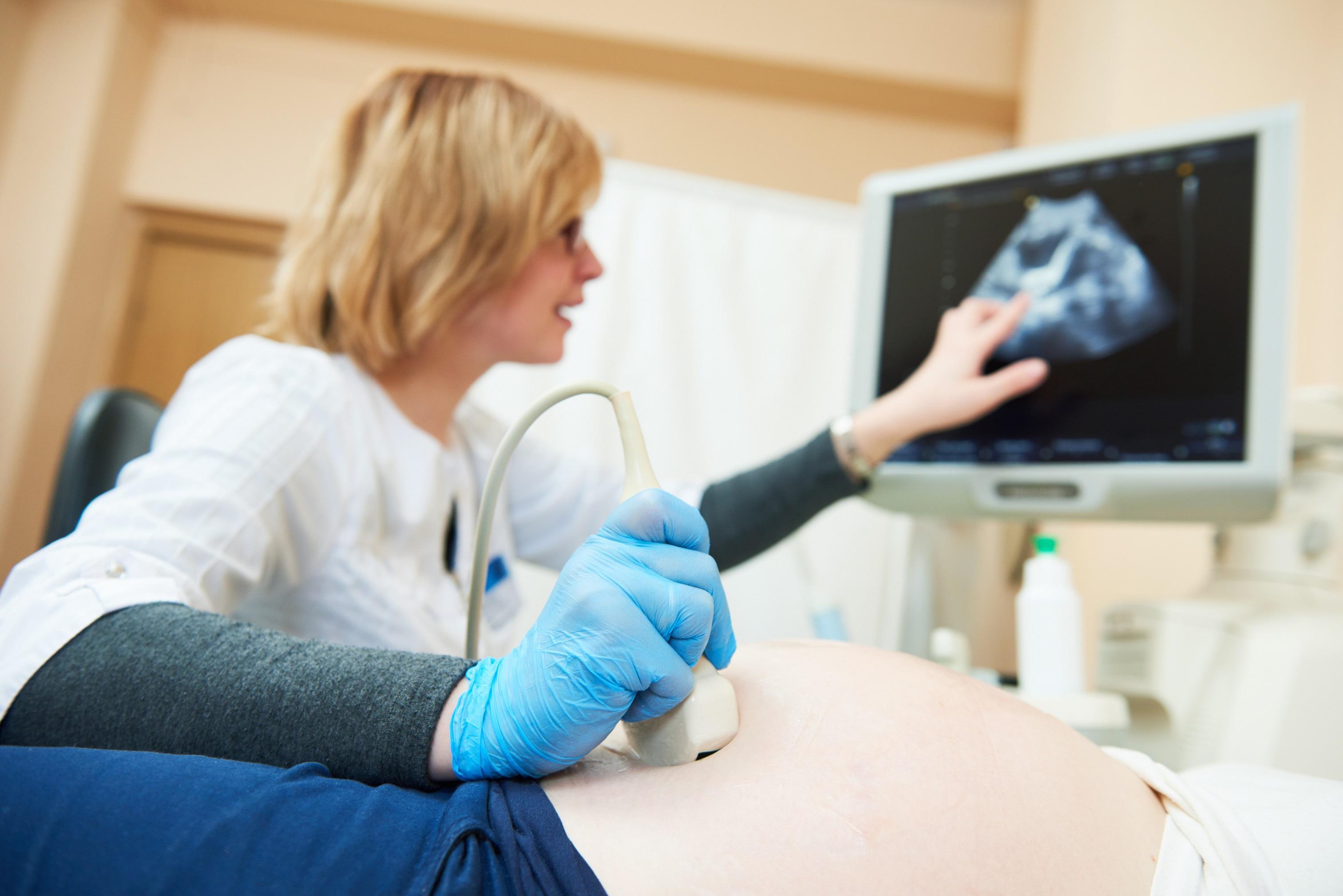 Тест диагностика беременности. Ультразвуковое исследование. УЗИ. Обследование беременных. Ультразвуковое исследование (УЗИ).